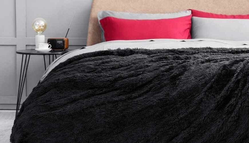 16 Most Comfortable Blankets – Softest Blankets Out There